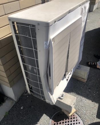 室外機と事故
